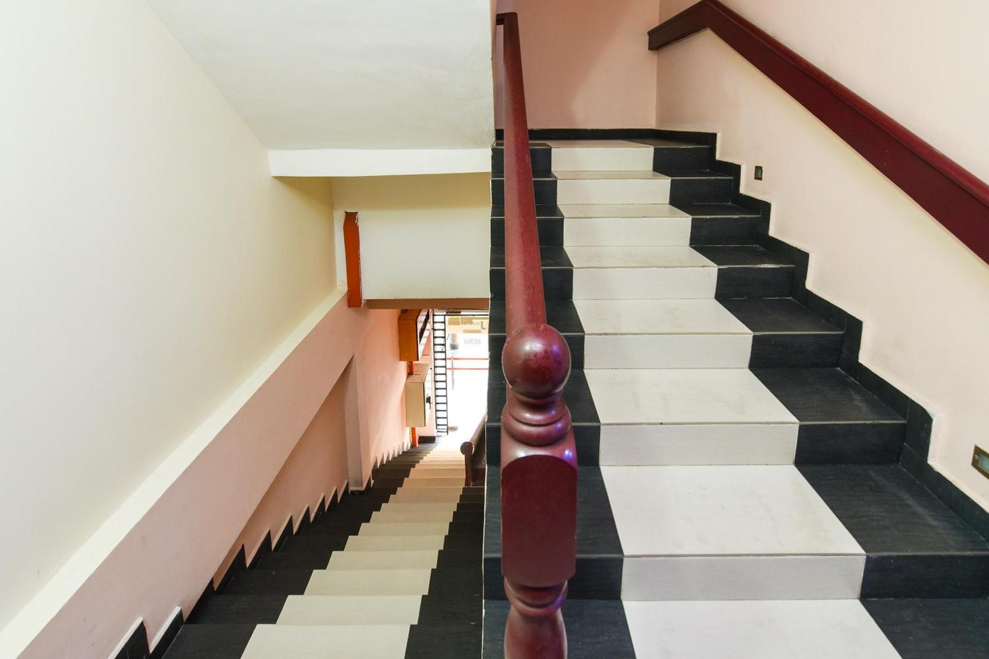 Super Oyo 90562 J Hotel Pj Petaling Jaya Zewnętrze zdjęcie