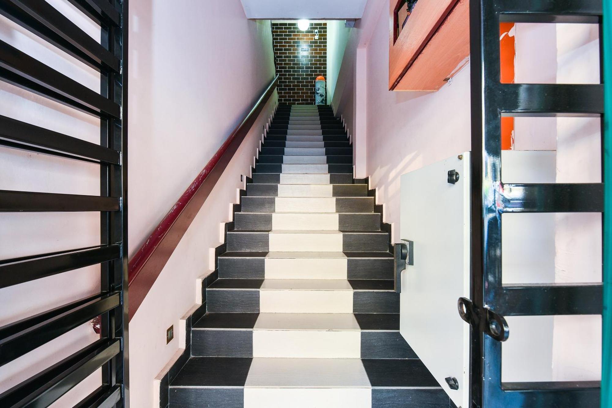 Super Oyo 90562 J Hotel Pj Petaling Jaya Zewnętrze zdjęcie