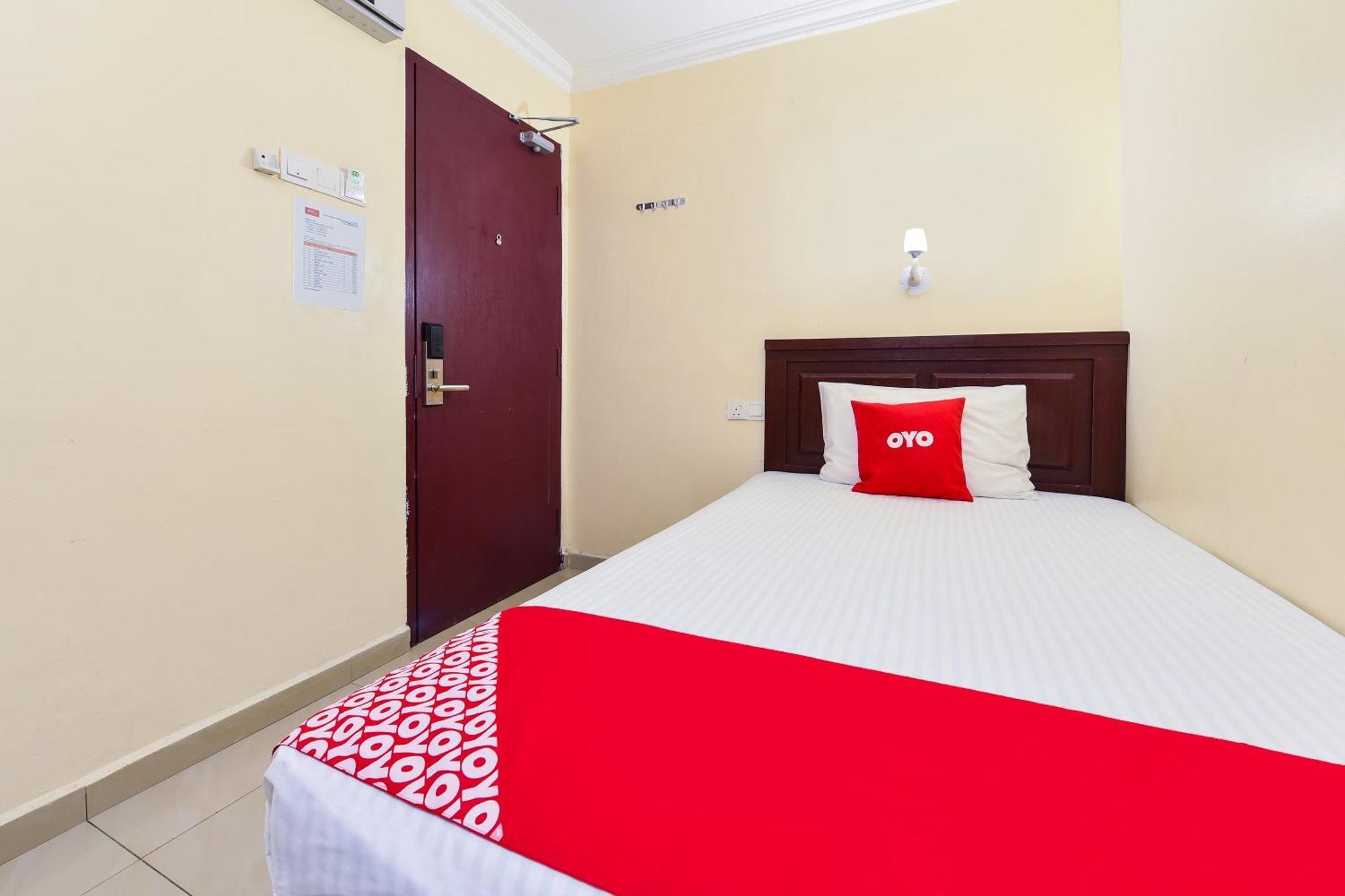 Super Oyo 90562 J Hotel Pj Petaling Jaya Zewnętrze zdjęcie