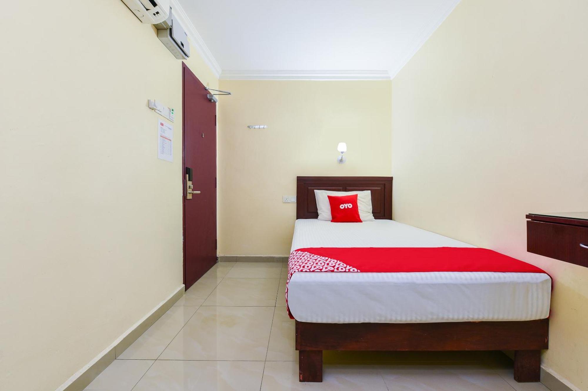 Super Oyo 90562 J Hotel Pj Petaling Jaya Zewnętrze zdjęcie